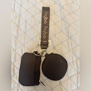 hyba by Reitmans wristlet